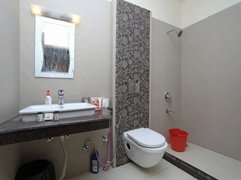 OYO 13427 Home Luxury 3BHK Near Mall Road