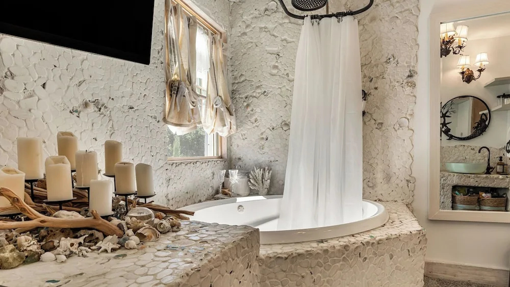 Le Petit Chateau du Jardin by Avantstay Hillside Malibu Retreat Pool + Hot Tub + Waterslide