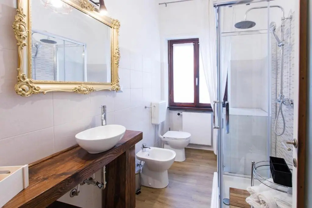 Villa Thea Sleeps 8 guests in Ossuccio