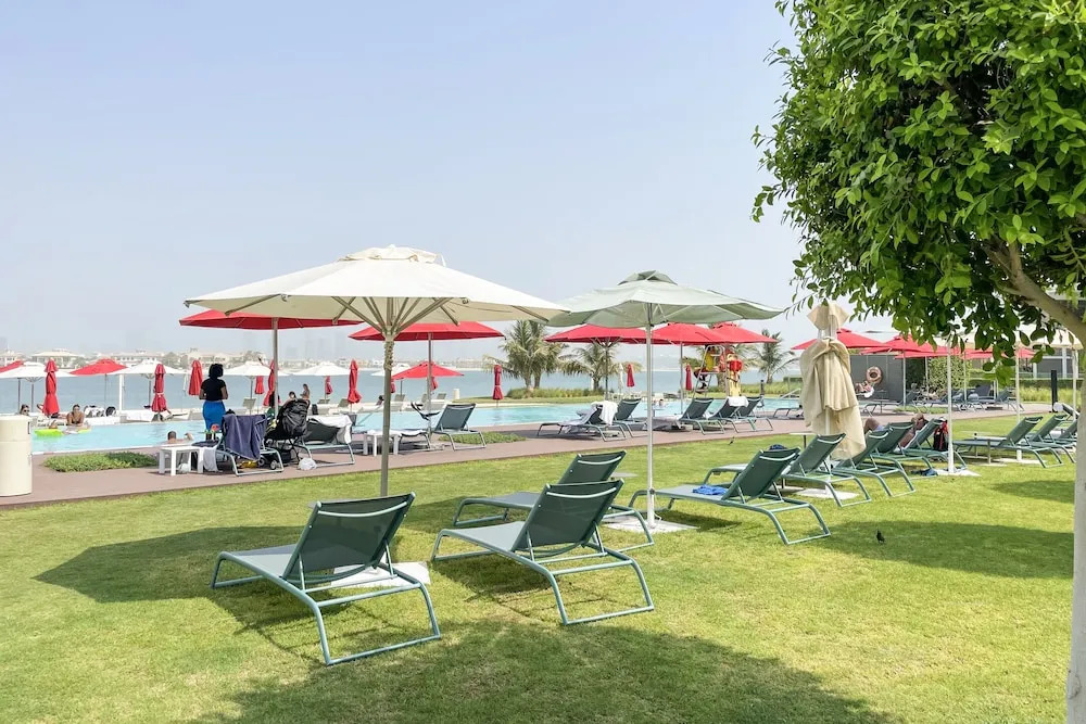 Cozy beachfront 1 bedroom apartment -Th8