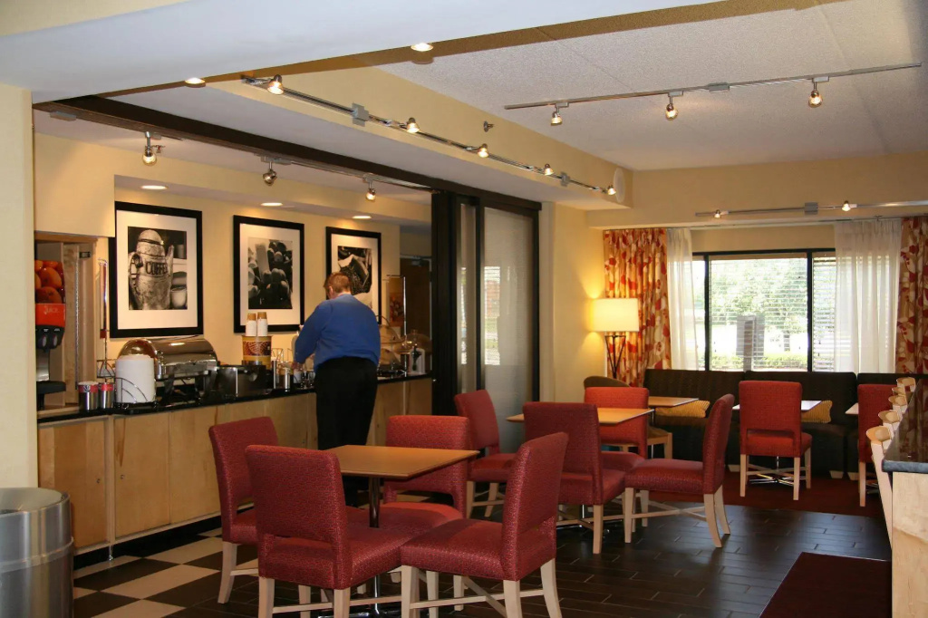 Hampton Inn Louisville Airport Fair/Expo Center