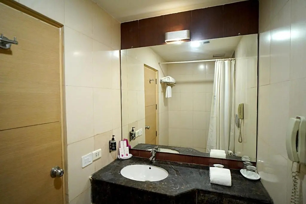 Clarks Inn Suites Delhi/NCR