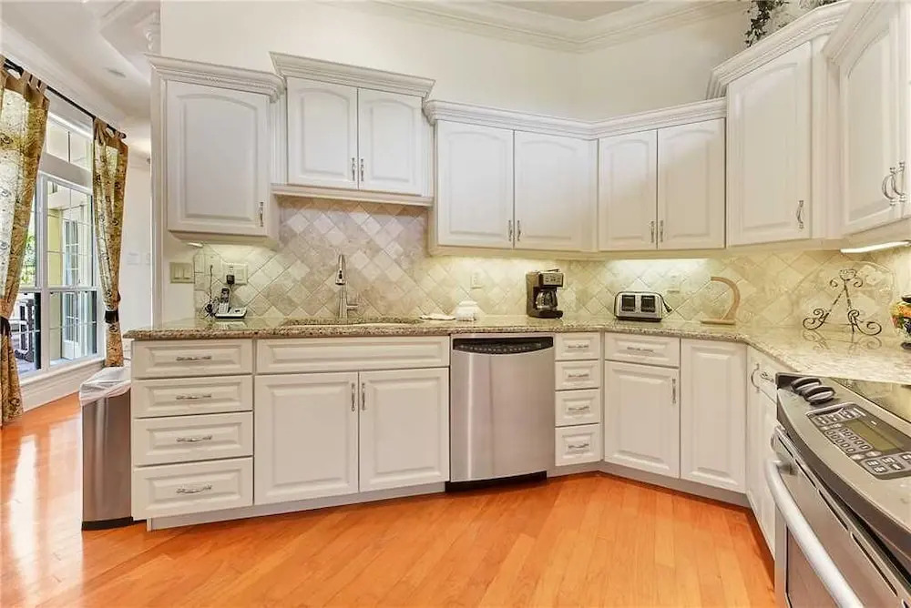 Royal Swan - Three Bedroom Home