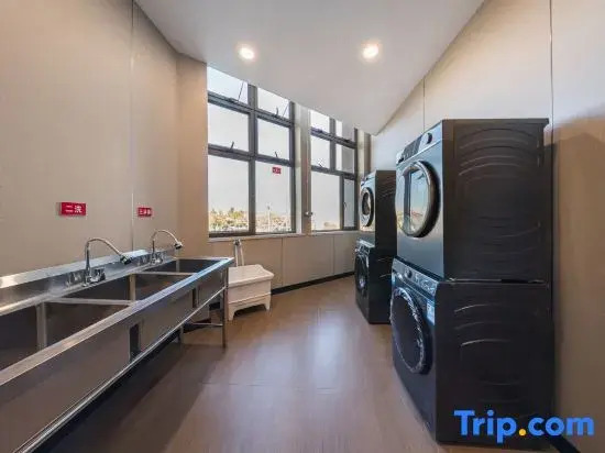Luntai Yihai Hotel