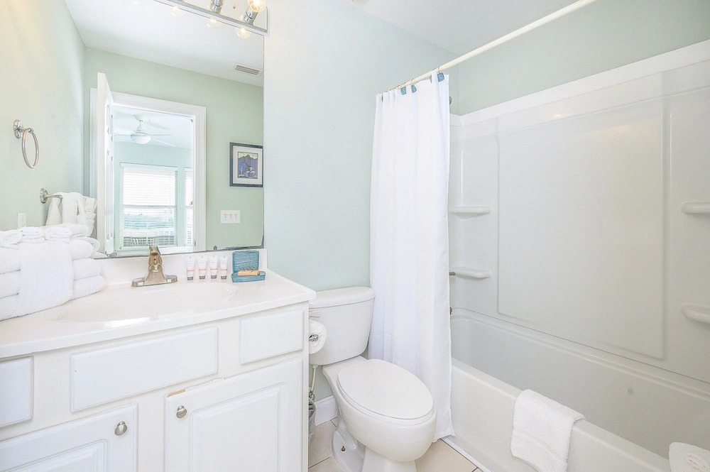New Listing! Spacious Beach W/ Pools & Tennis 5 Bedroom Home