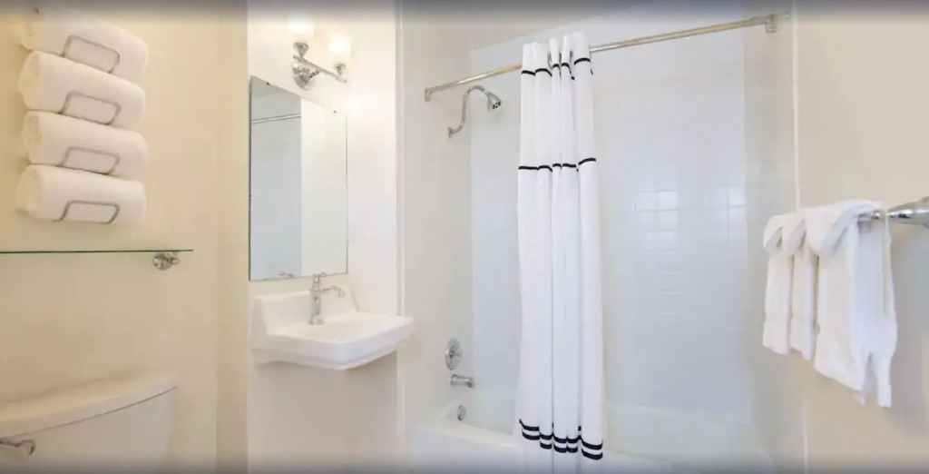 The Lafayette Hotel, Swim Club & Bungalows
