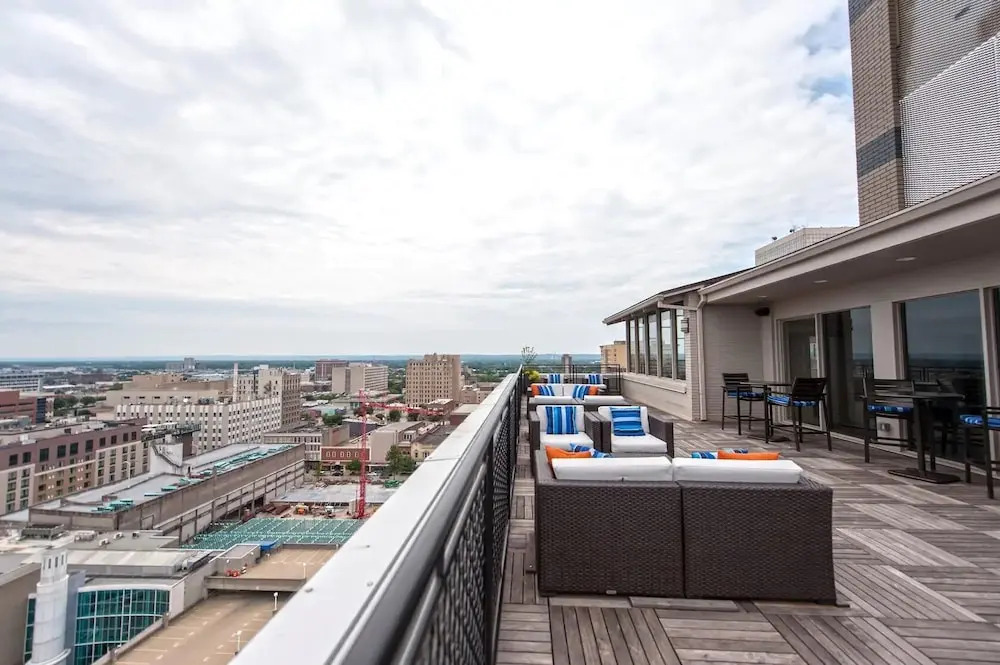 TWO Luxurious 1 BR CozySuites in Downtown Louisville
