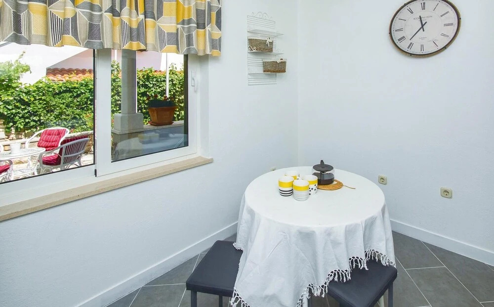 Awesome Apartment in Postira With 5 Bedrooms and Wifi