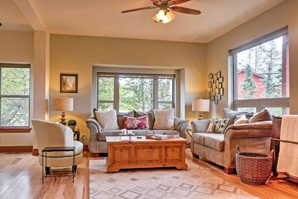 Fraser Townhome w/ Mtn Views - 6 Mi to Winter Park