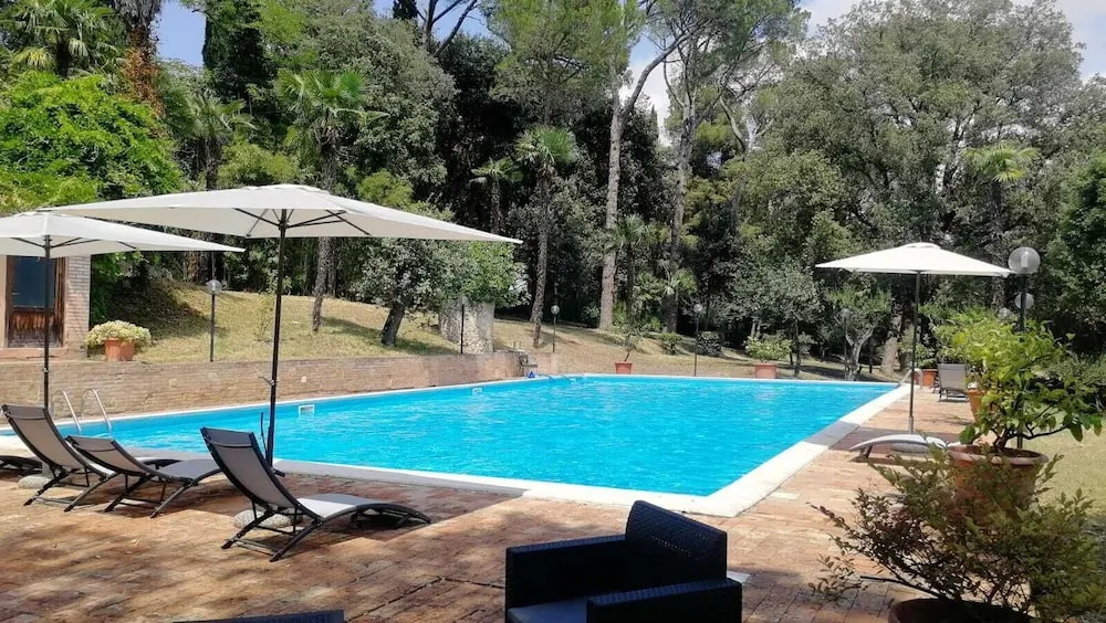 Apartment for 6 People in Villa Luzi Farmhouse