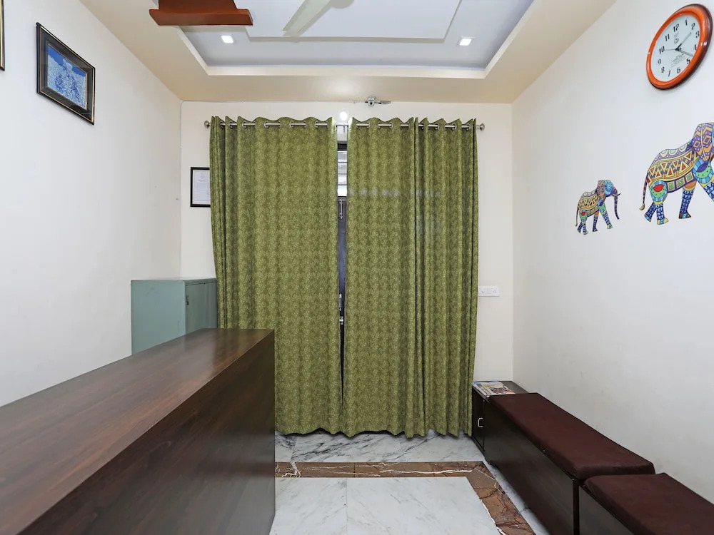 OYO 9777 Home Duplex Studio Airport Road