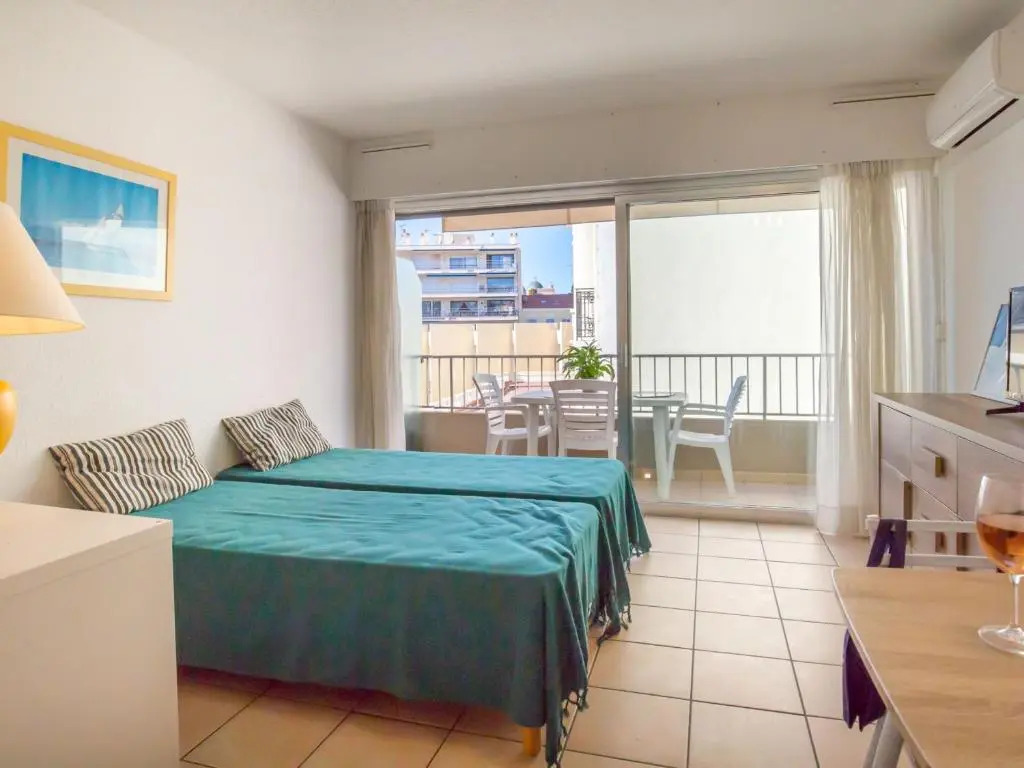 Appartement Saint-Raphaël, 1 pièce, 3 personnes - FR-1-466A-37