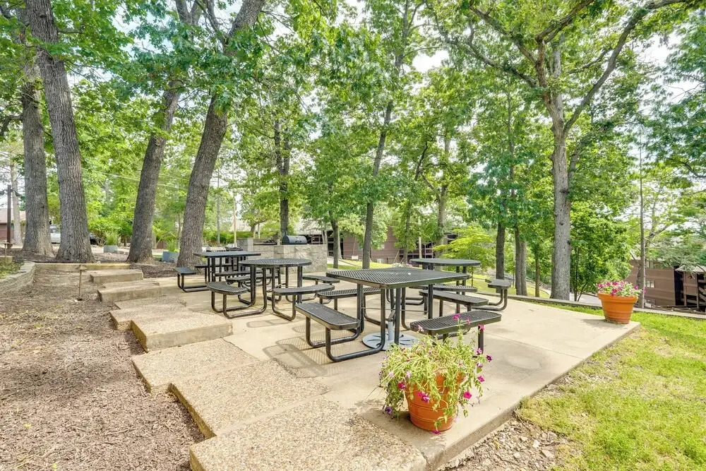 Osage Beach Condo Pools, Boatslip and Pickleball