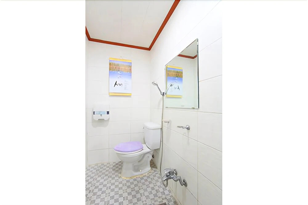 Goseong Hwapoli Pension