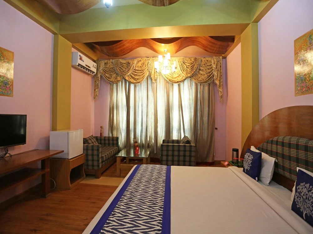 OYO 6409 Hotel Silver Star