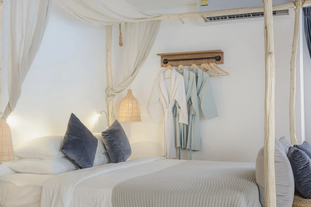 YOLO Bangkok Boutique Hotel