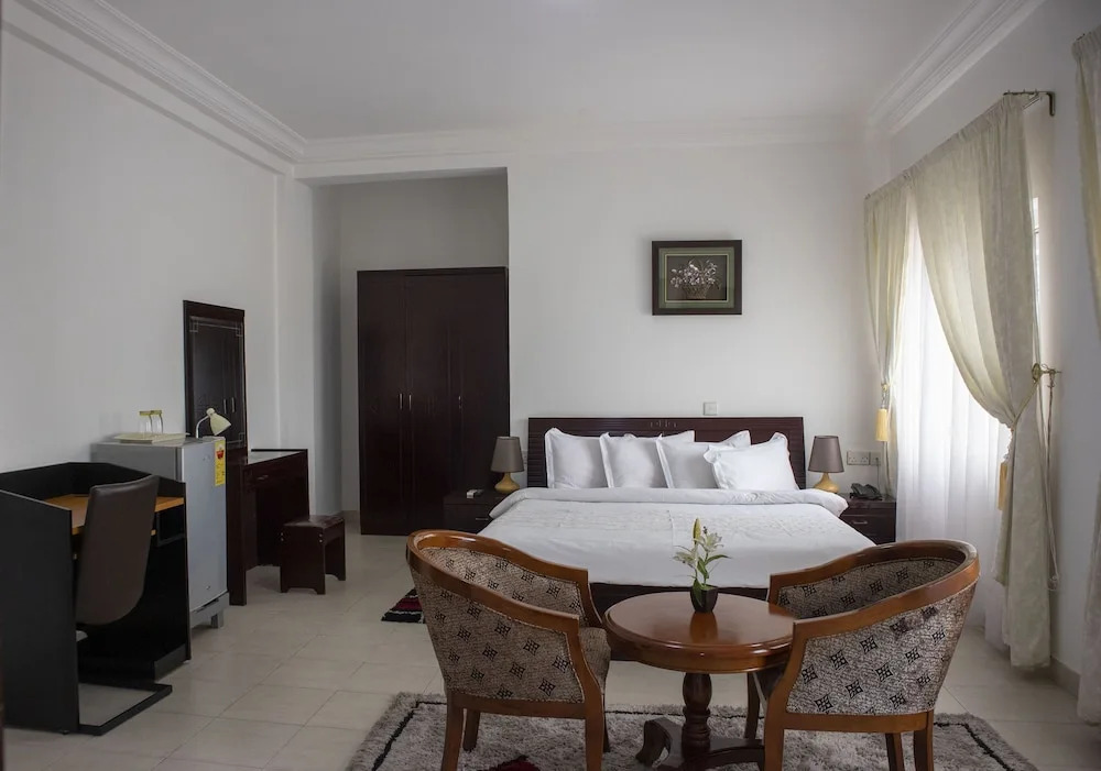 His Majesty's Hotel and Apartments