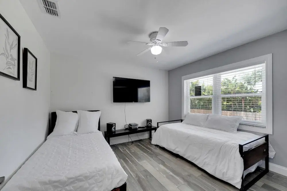 1331 Normandy Cir