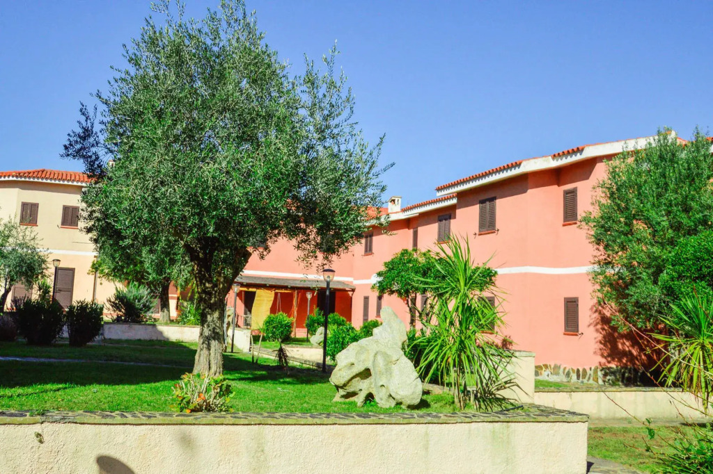 Apartment in Cannigione with garden