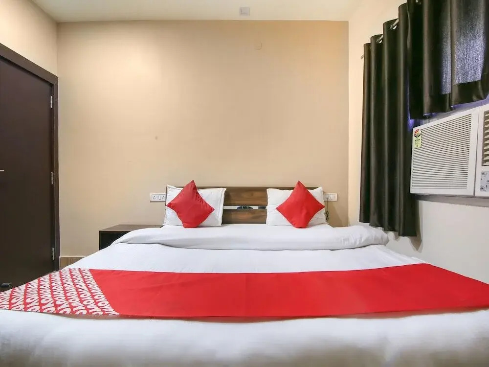 Hotel Crystal Riverside by OYO Rooms