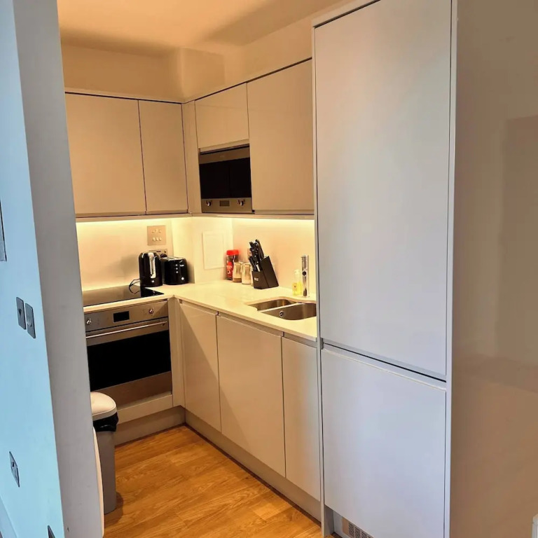 Cozy one Bedroom With a Big Balcony and Parking