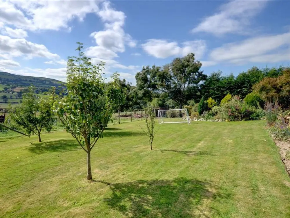 Scenic Holiday Home in Abergele With Terrace, Garden, Pond