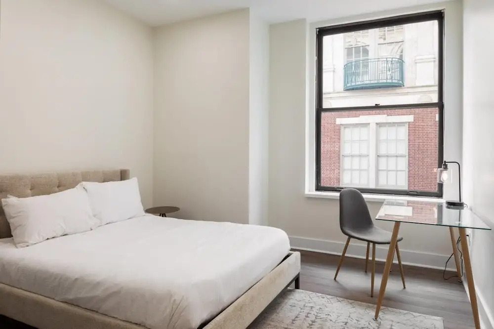 Sosuite Corner 3BR Apt w Park View, W/d, Gym