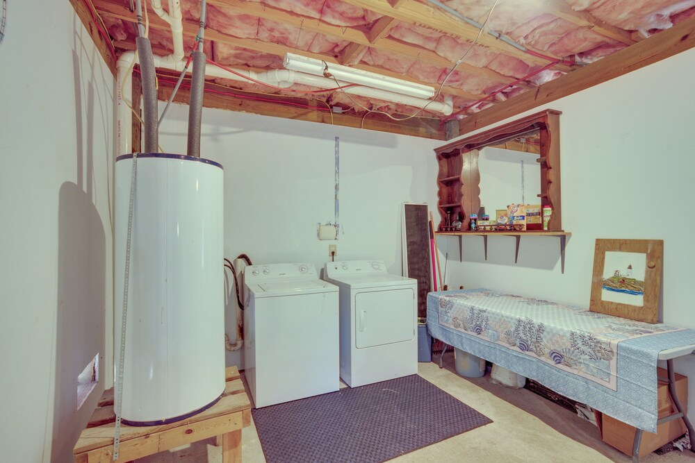Near Edisto Beach State Park: Home w/ Lanais!
