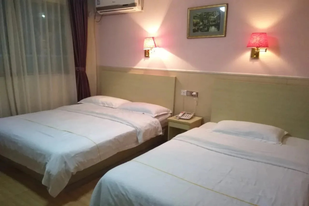 Shenzhen Jingnan Hotel (East Station Buji Subway Station)