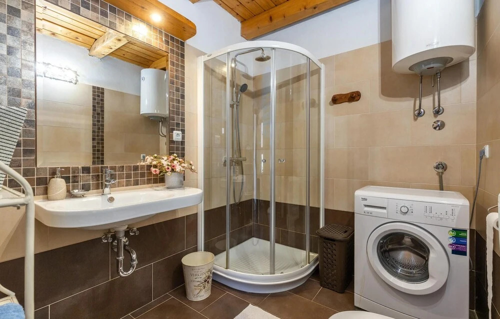 Awesome Home In Malinska With Wifi