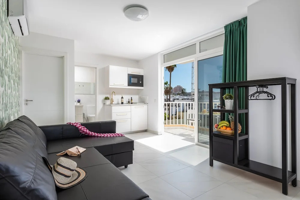 Y1DA Chic studio in 'Playa de LasAmericas'