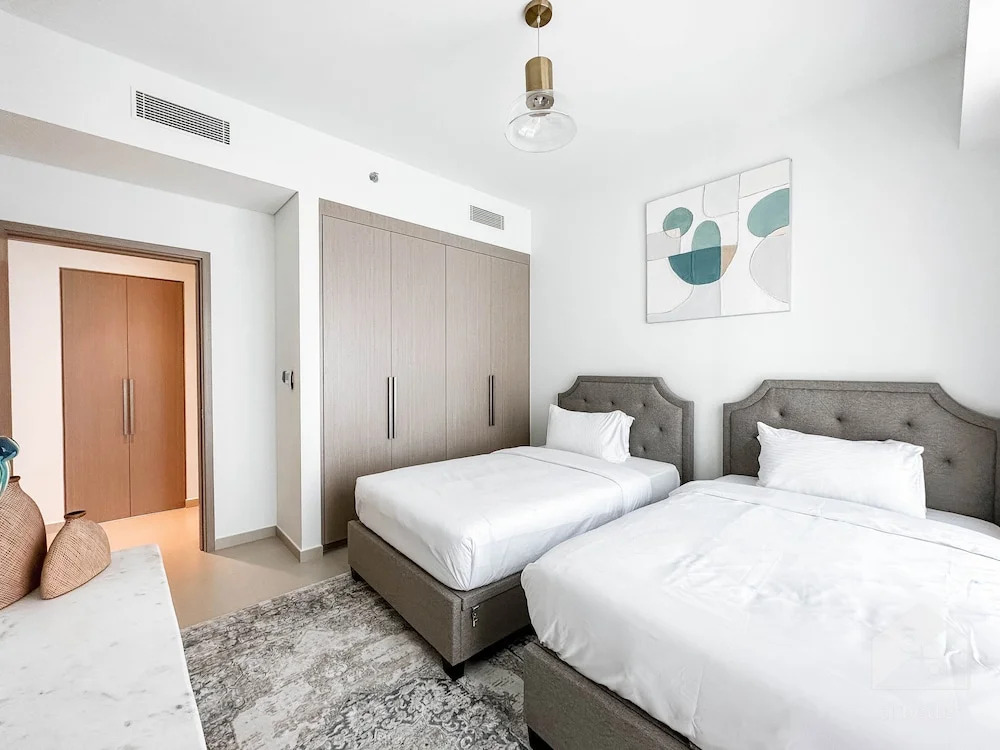 Luxurious 2B with Breathtaking Views Downtown