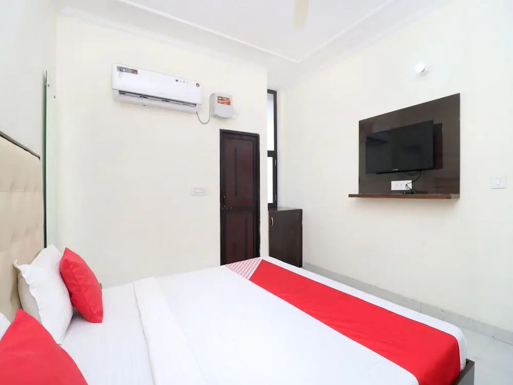 Hotel kb Square Near Chandigarh Railway Station