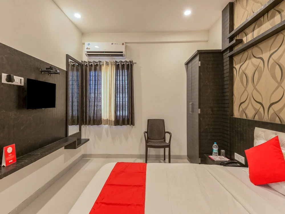 OYO 19196 Shree Sai Niladri Residency