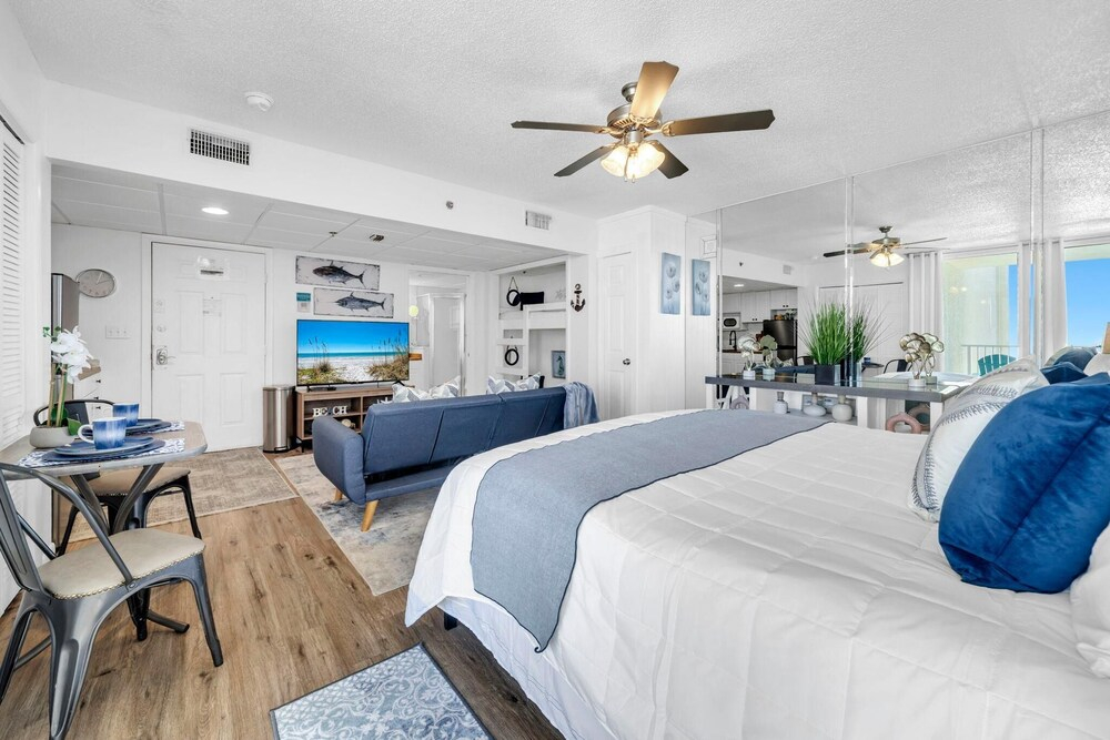 Long Beach Resort 1-1300e