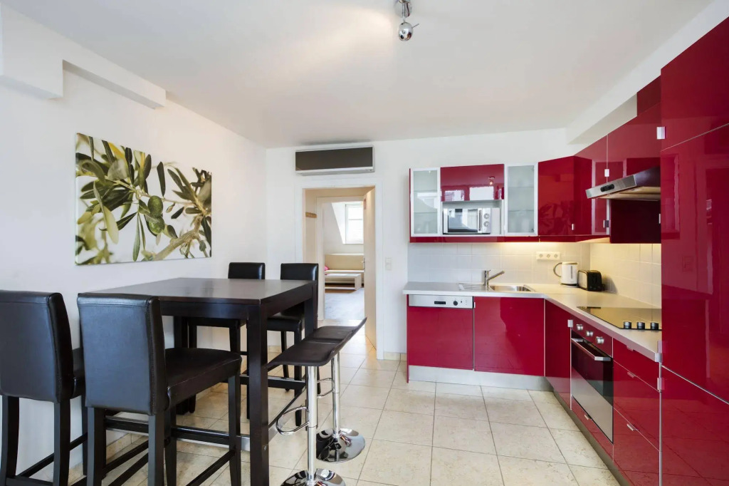 Hahn Apartments