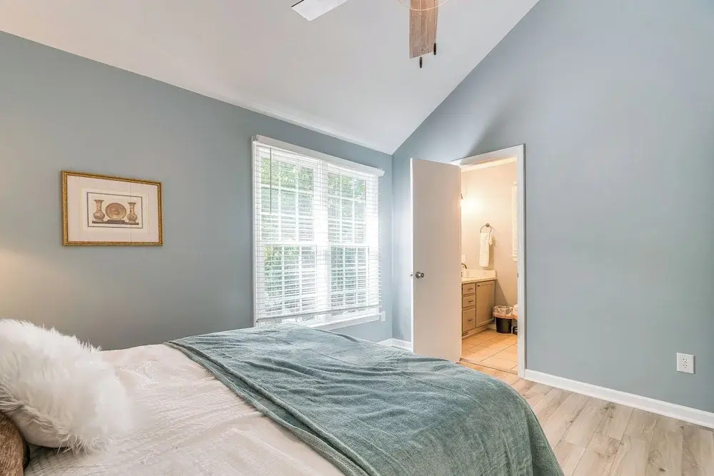 Home w/ Pet-friendly Yard, 1 Mi to Dtwn Raleigh!