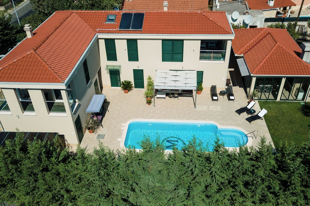 Villa Jolanda