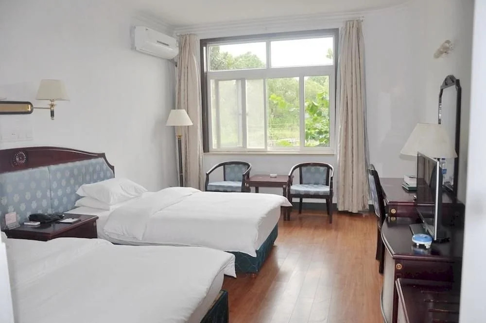 Shanghai Juyuan Holiday Village