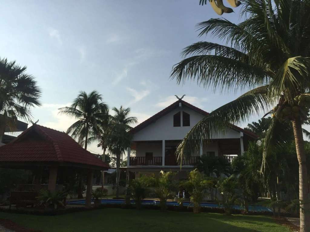 Lyndale Lodge