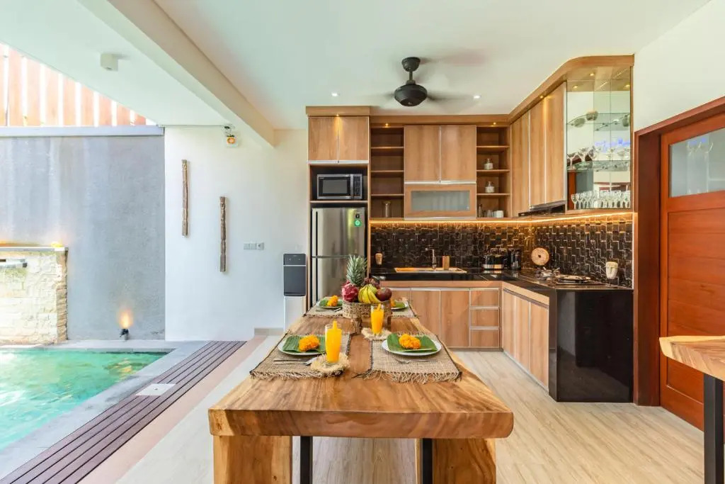 BRAND NEW Cheerful 3 bedroom villa in Berawa