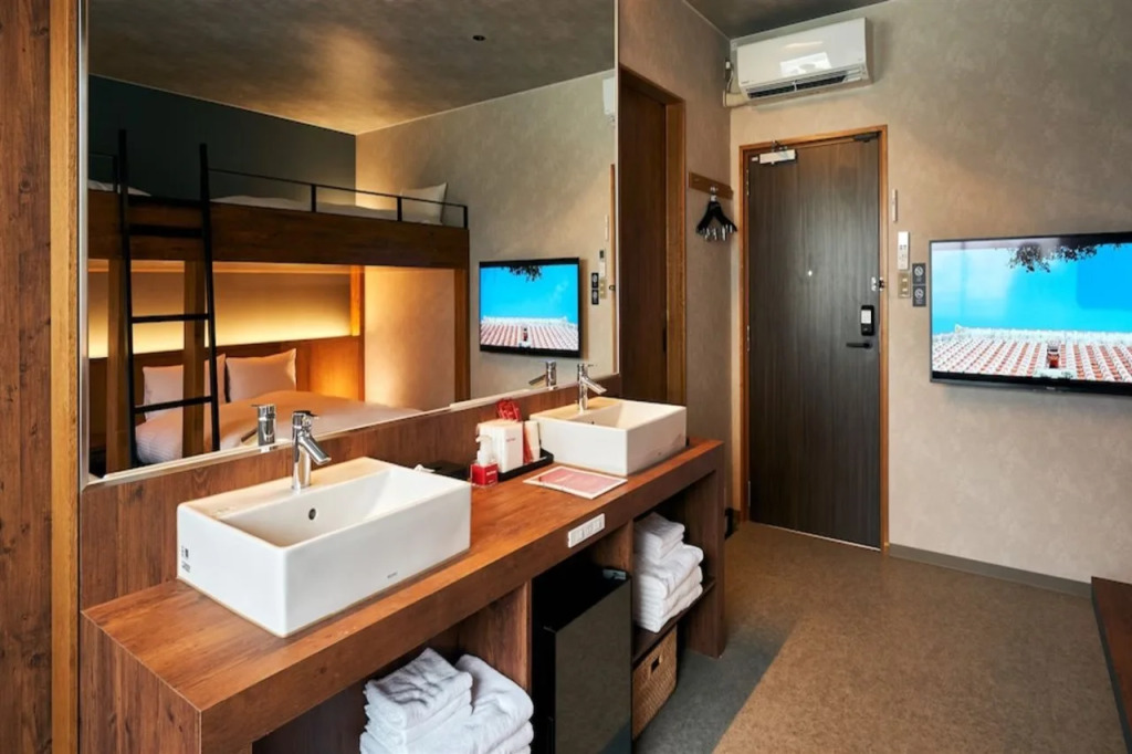 LACER OKINAWA NAHA Miebashi