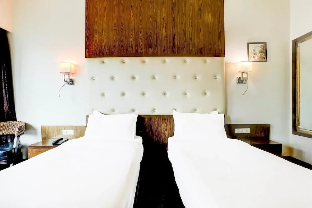 Stylish & Modern Stays at Palette River Front