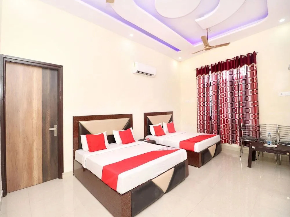 OYO 16494 Dhunna Guest House