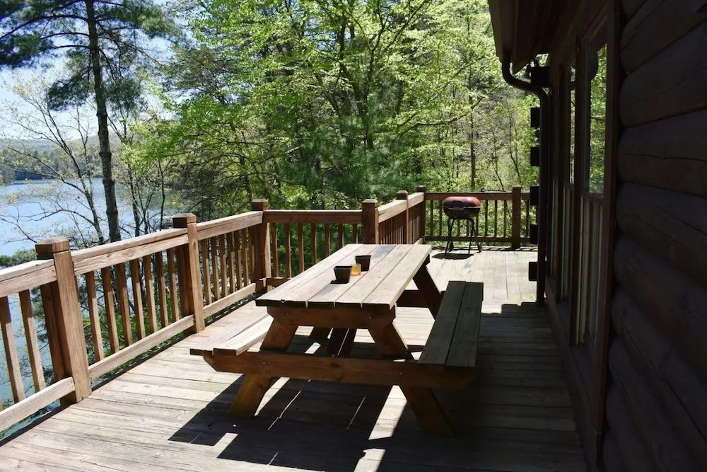 Lakeside Lodge