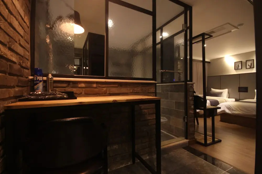 Hotel The May
