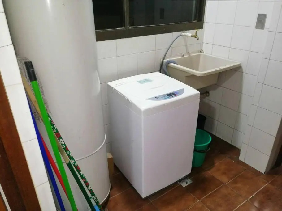 Amplio departamento en la zona central norte 1B