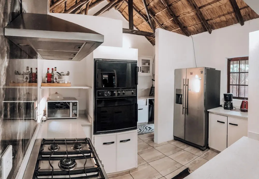 Serene Thatched Roof Retreat in Faerie Glen, Pretoria