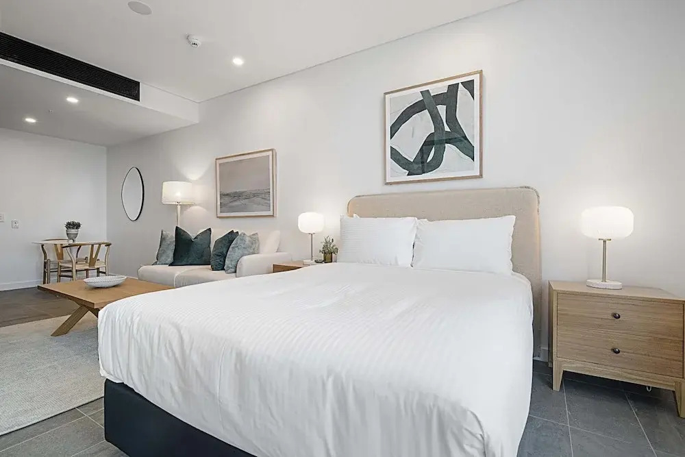 Modern Studio in Fremantle With Stunning Rooftop