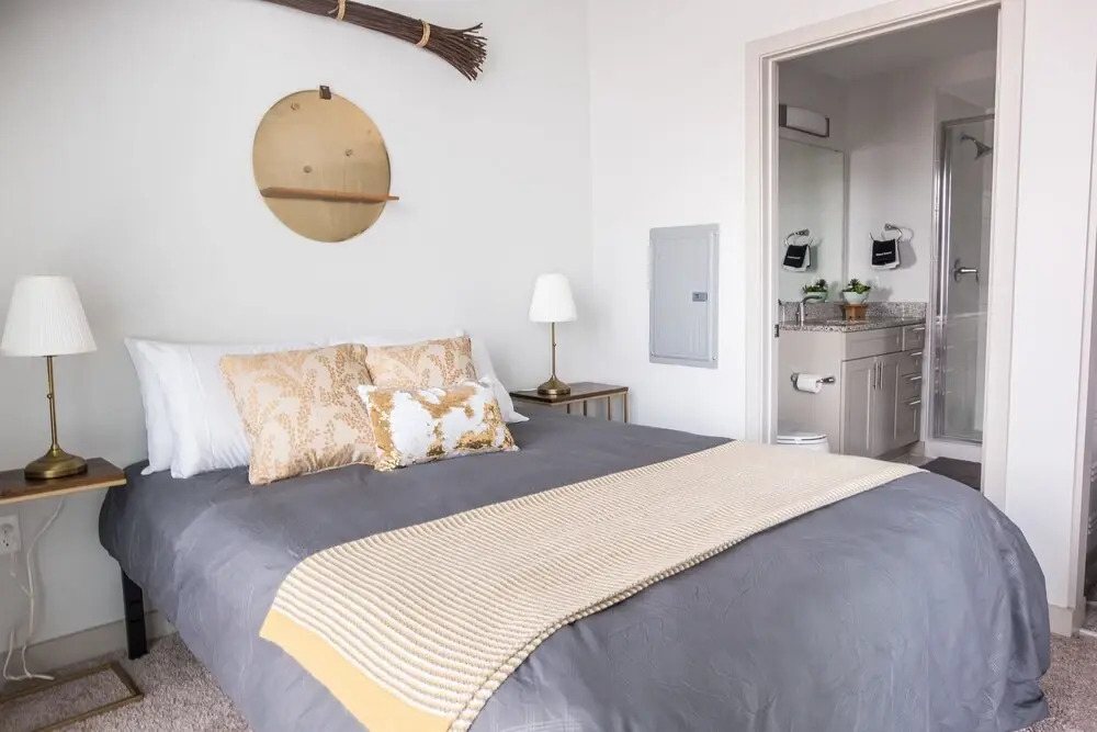 FRONTDESK Uptown Apts with City Views Charlotte